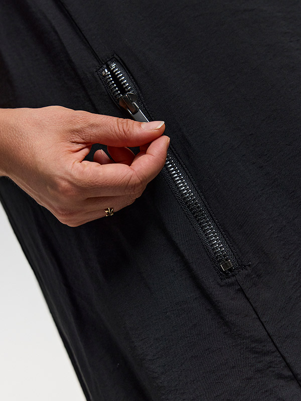 GHAZEL - Plus Size Jurk fra Gozzip Black