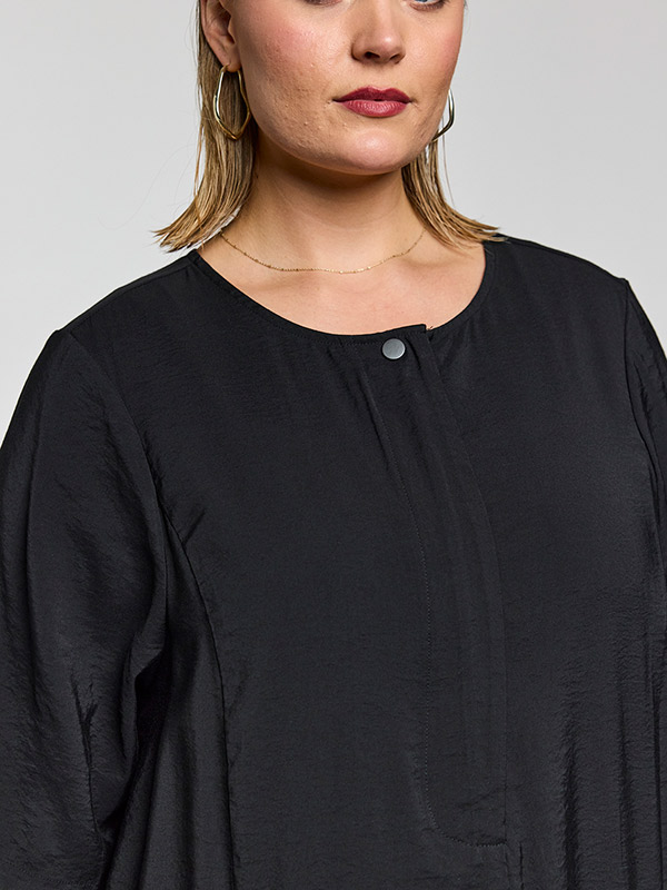 GHAZEL - Plus Size Jurk fra Gozzip Black