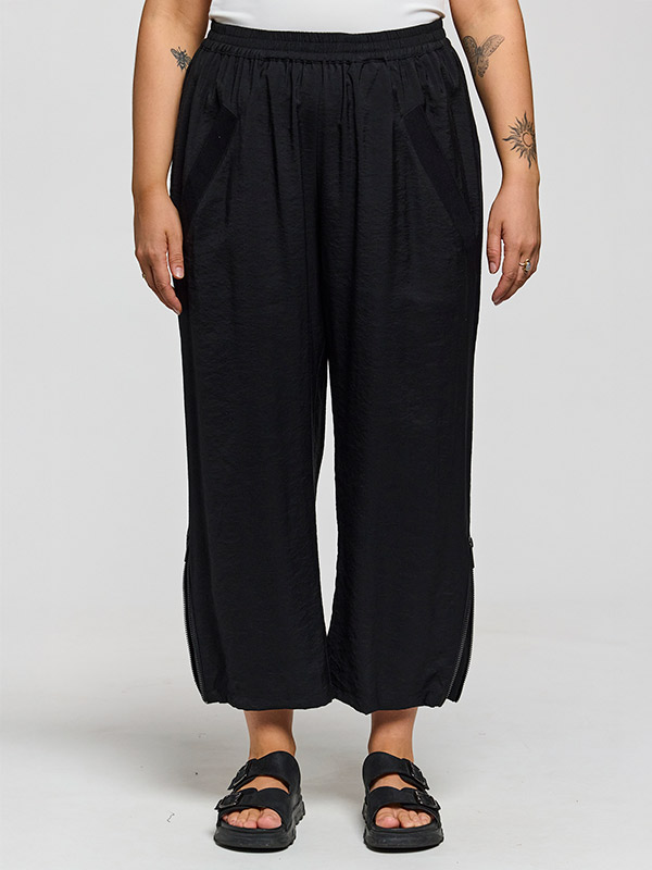 GHAILEY - Plus Size Broek fra Gozzip Black