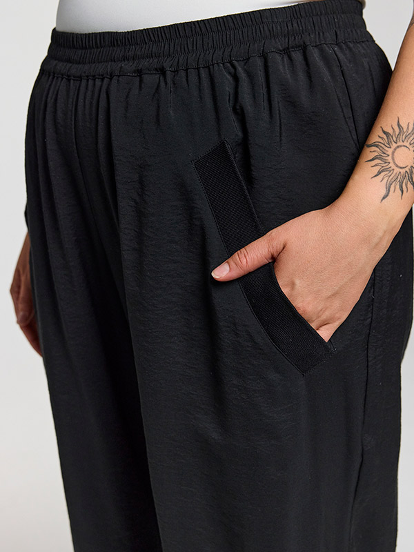 GHAILEY - Plus Size Broek fra Gozzip Black