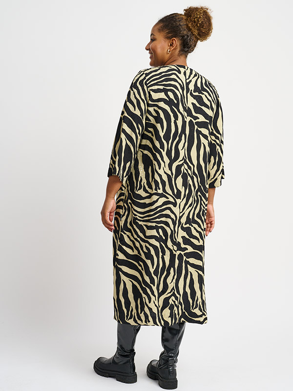SARONA - Plus Size Jurk fra Pont Neuf