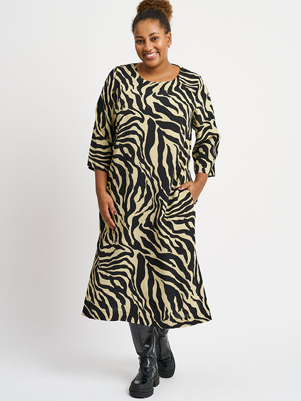 SARONA - Plus Size Jurk fra Pont Neuf