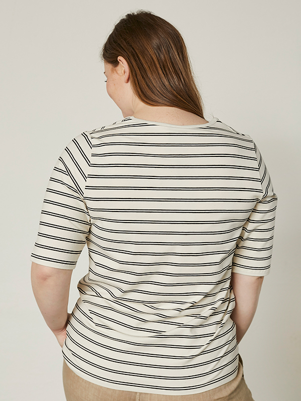 TULLA - Plus Size T-shirt fra Pont Neuf