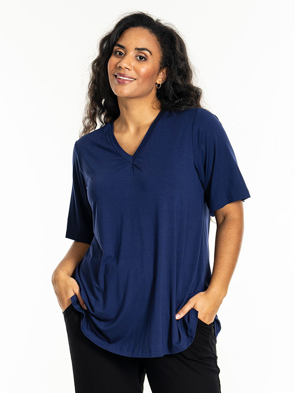 LYKKE - Plus Size T-shirt fra Studio