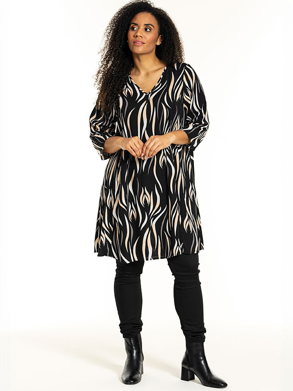 BIRGITTE - Plus Size Jurk fra Studio