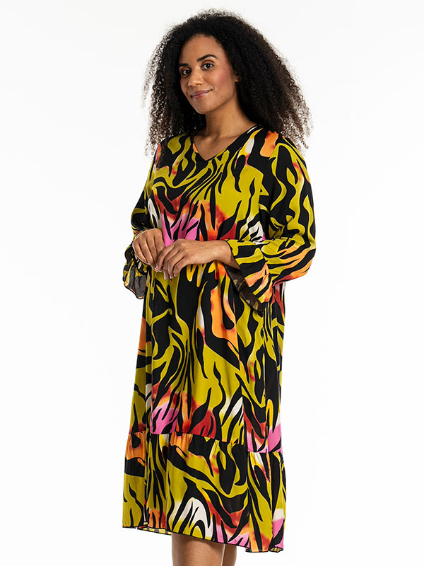 JUNNI - Plus Size Jurk fra Studio
