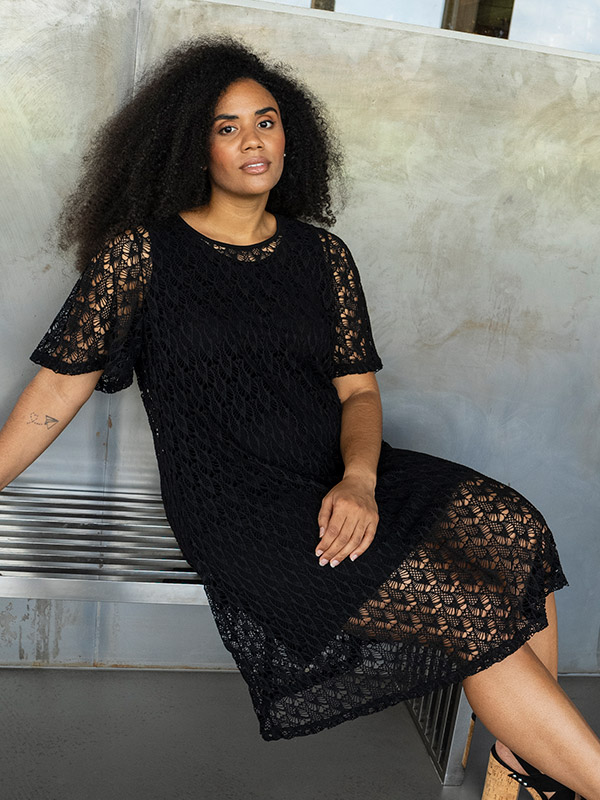 PERNILLE - Plus Size Jurk fra Studio