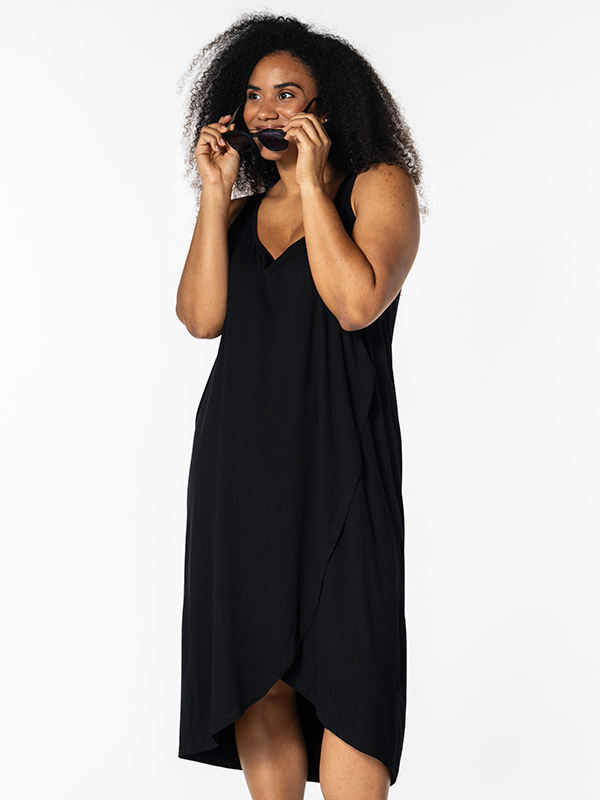 KONNý - Plus Size Jurk fra Studio