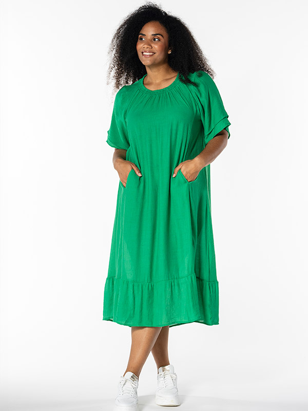 YELVA - Plus Size Jurk fra Studio