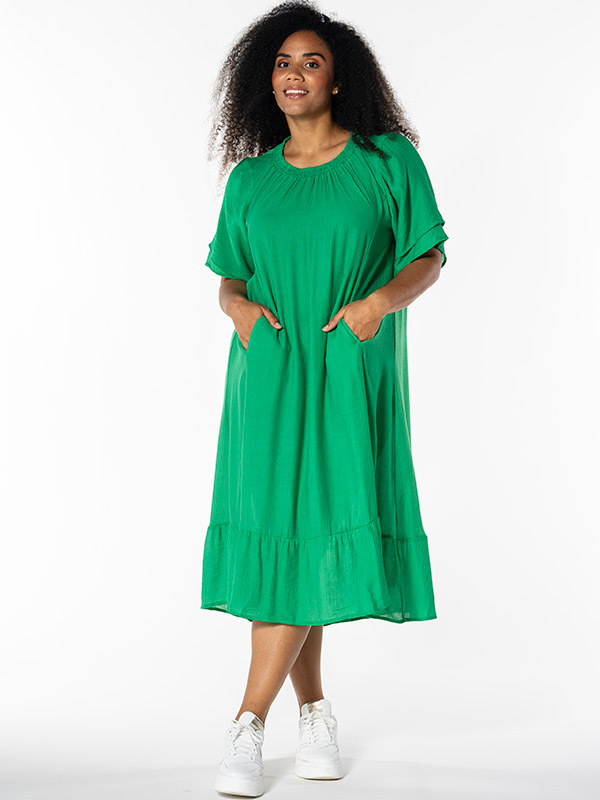 YELVA - Plus Size Jurk fra Studio