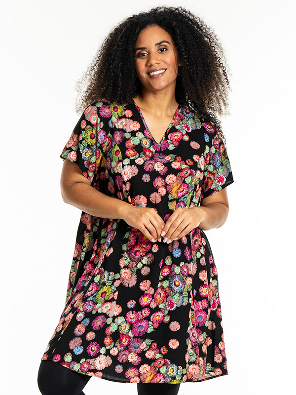 BIRGITTE - Plus Size Jurk fra Studio