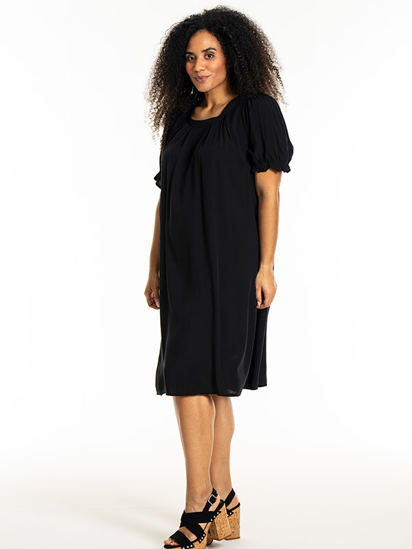 LOUISE - Plus Size Jurk fra Studio
