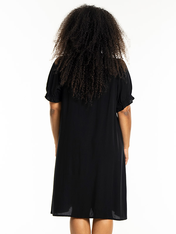 LOUISE - Plus Size Jurk fra Studio