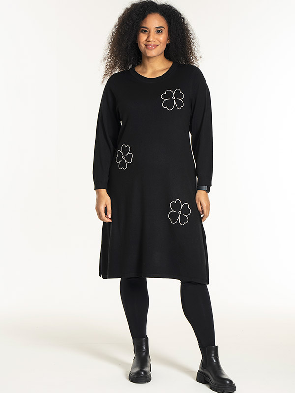 NOELLE - Plus Size Jurk fra Studio