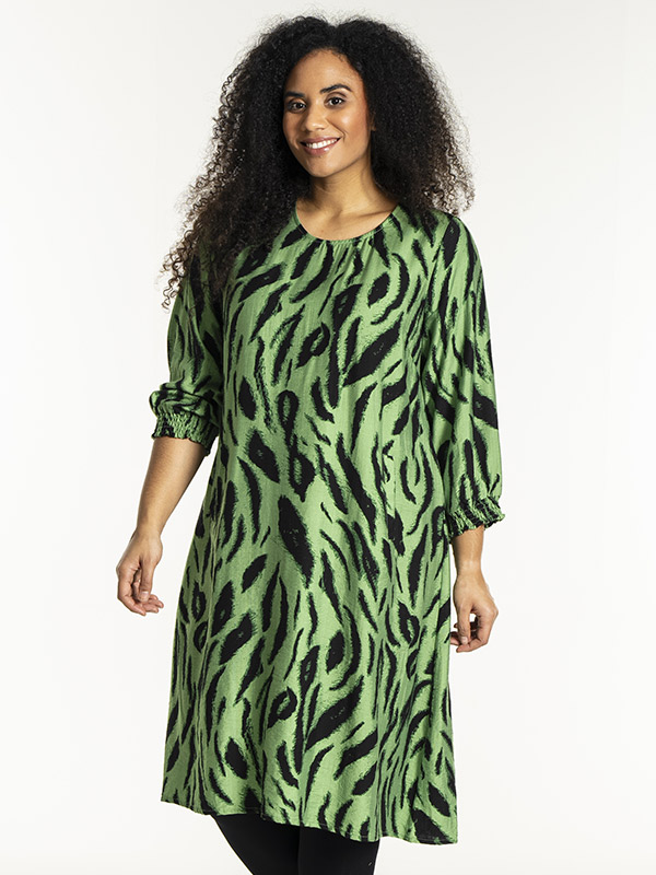 GUNNEL - Plus Size Jurk fra Studio