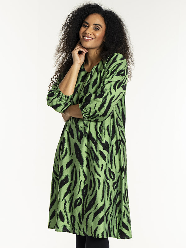 GUNNEL - Plus Size Jurk fra Studio