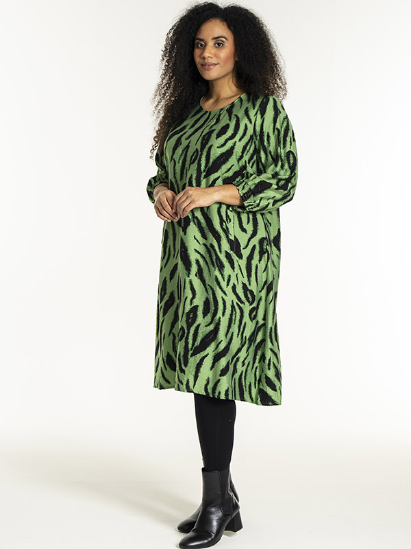 GUNNEL - Plus Size Jurk fra Studio
