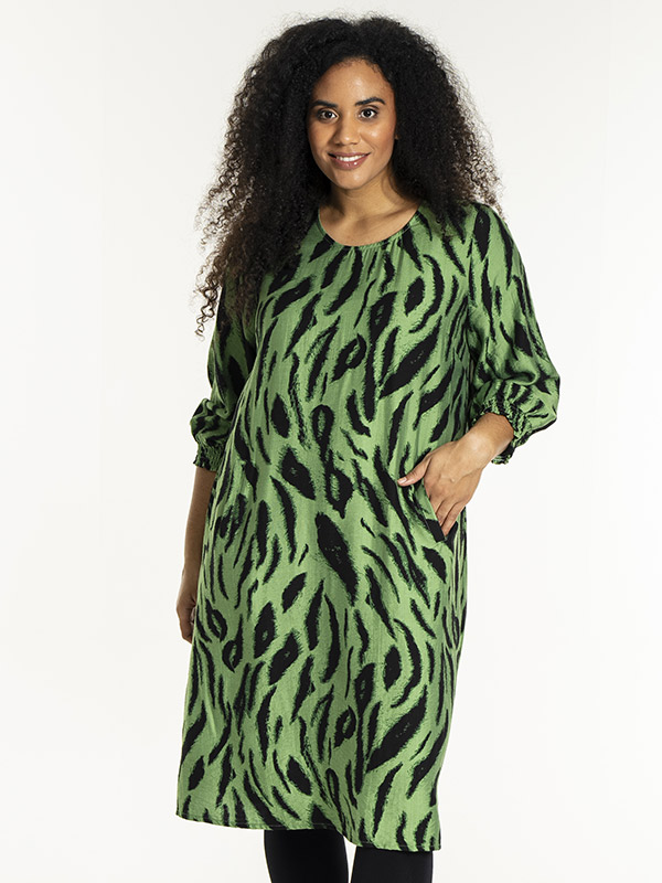 GUNNEL - Plus Size Jurk fra Studio