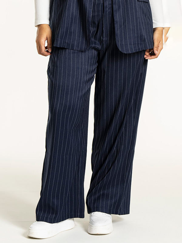 NIRA - Plus Size Broek fra Studio