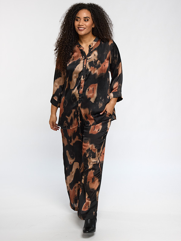 SCHARLOTTE - Plus Size Overhemd fra Studio