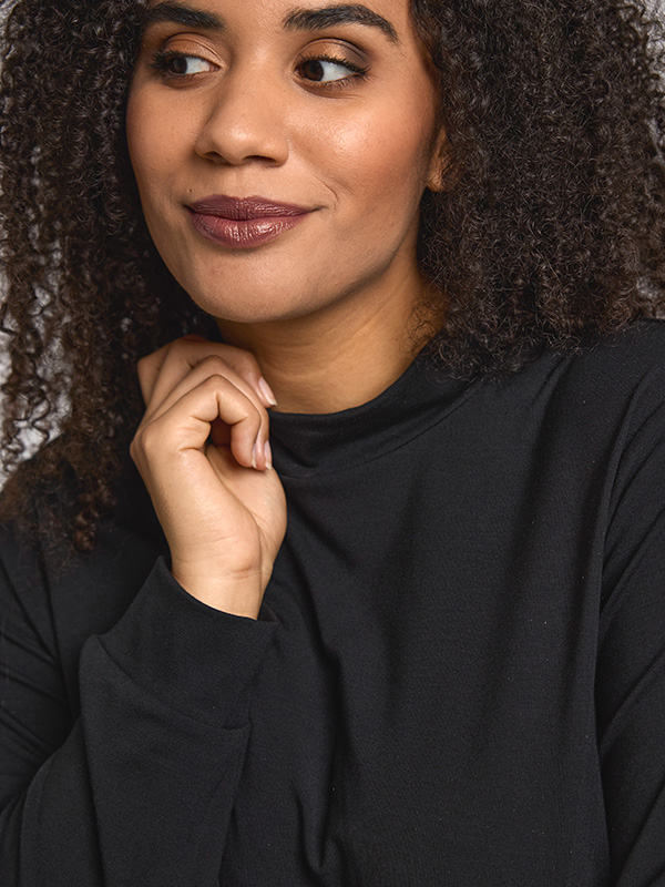 SKARINA - Plus Size Blouse fra Gozzip Black