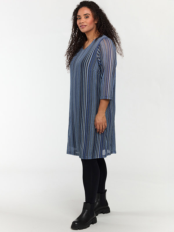 SASTRID - Plus Size Jurk fra Studio