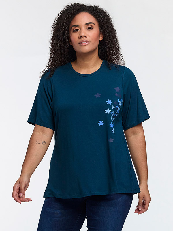 SBELLA - Plus Size T-shirt fra Studio