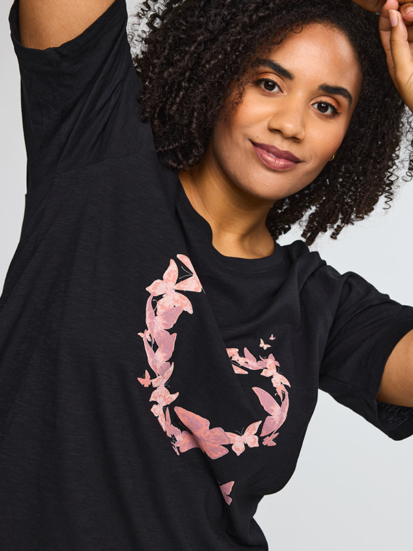 SBELLA - Plus Size T-shirt fra Studio