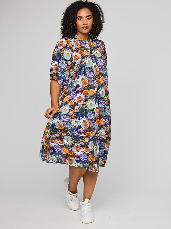 SAGNETHE - Plus Size Jurk fra Studio