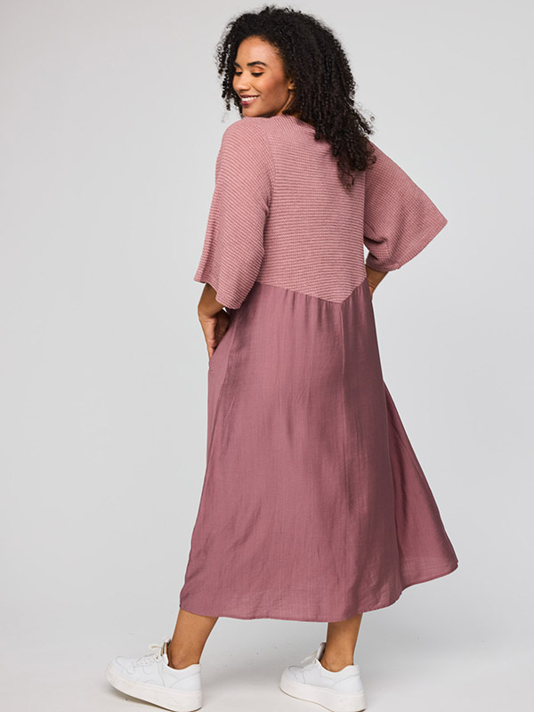 SYRSA - Plus Size Jurk fra Studio