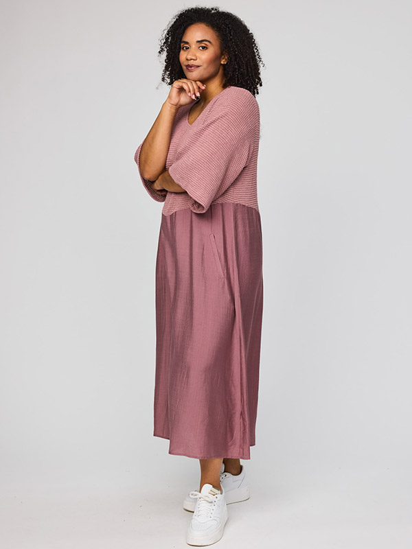 SYRSA - Plus Size Jurk fra Studio