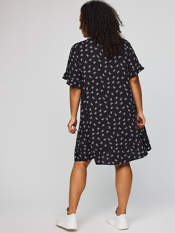 SJETTE - Plus Size Jurk fra Studio