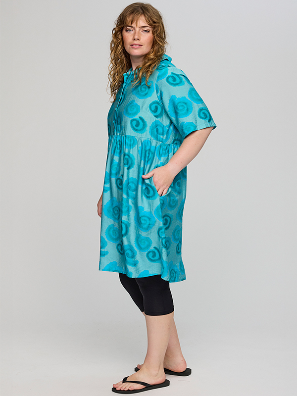 SLISE - Plus Size Jurk fra Studio