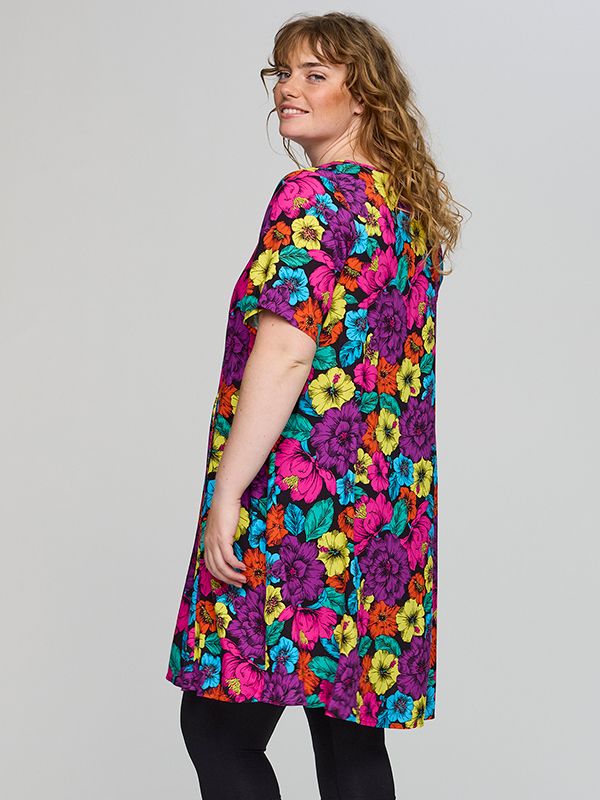 SBIRGITTE - Plus Size Jurk fra Studio