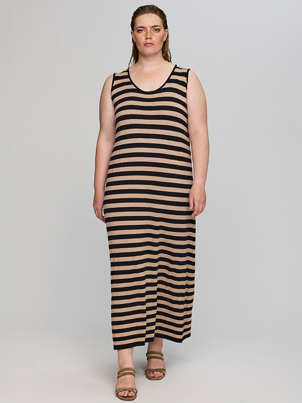 SDOLLY - Plus Size Jurk fra Studio