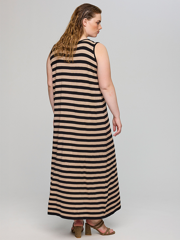 SDOLLY - Plus Size Jurk fra Studio