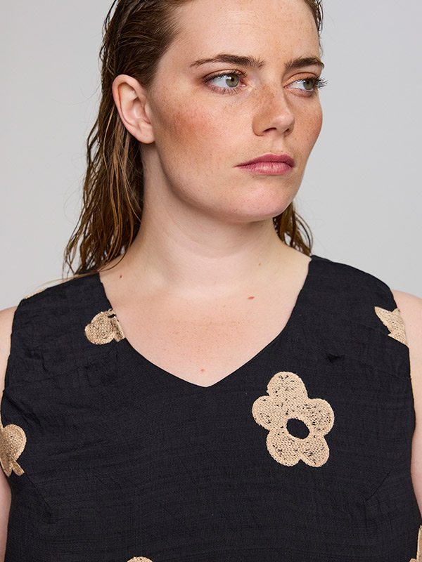 SANASTASIA - Plus Size Jurk fra Studio