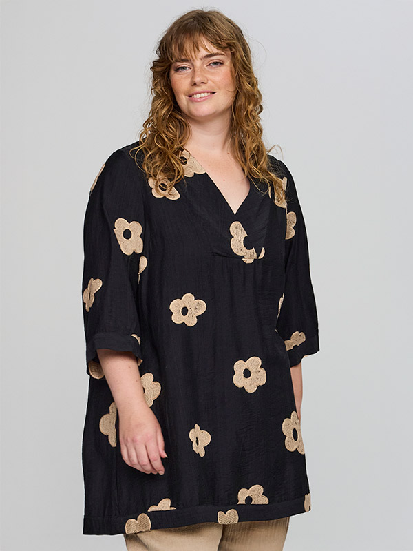 SANNABELLE - Plus Size Tunic fra Studio