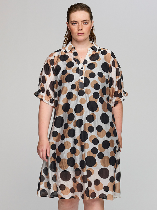 SGUNDA - Plus Size Jurk fra Studio