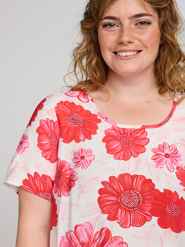 SKIMMA - Plus Size T-shirt fra Studio