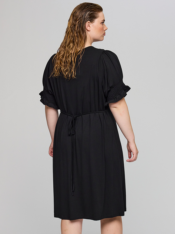 SBEATRICE - Plus Size Jurk fra Studio