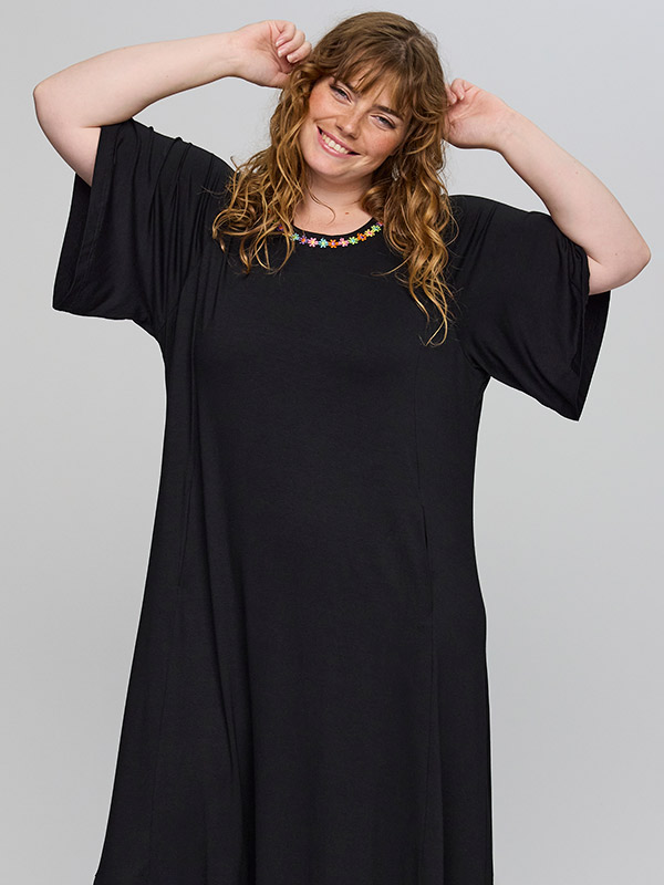 SBONNIE - Plus Size Jurk fra Studio