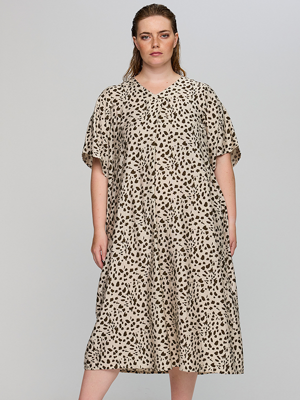 SCARMEN - Plus Size Jurk fra Studio