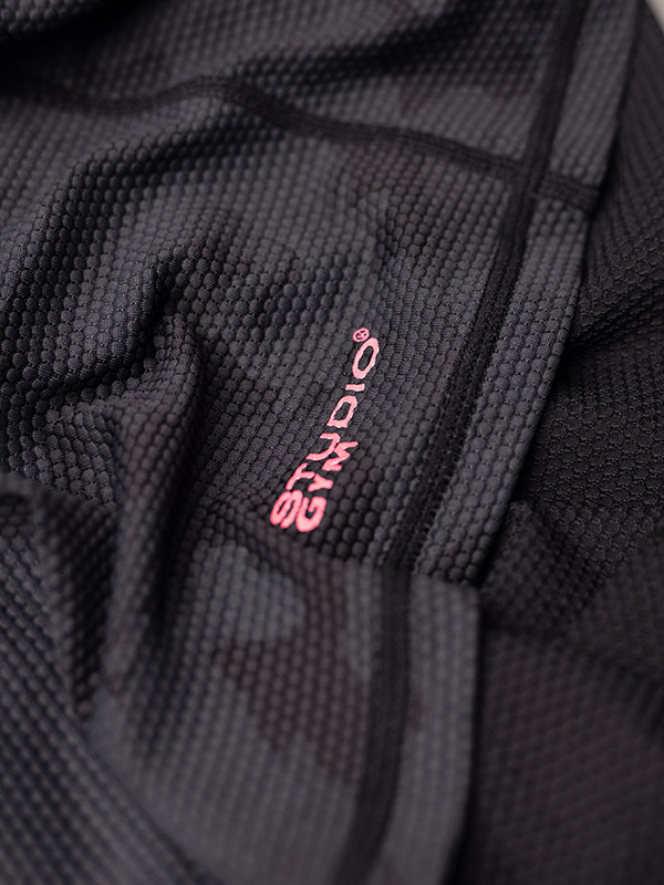 FITNESS - Plus Size Trainingsblouse fra Studio