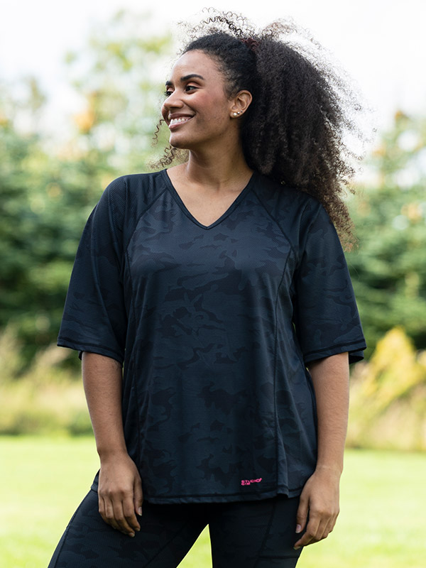FITNESS - Plus Size Trainingsblouse fra Studio