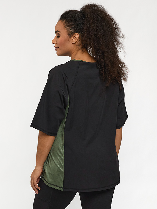 SFITNESS - Plus Size Trainingsblouse fra Studio