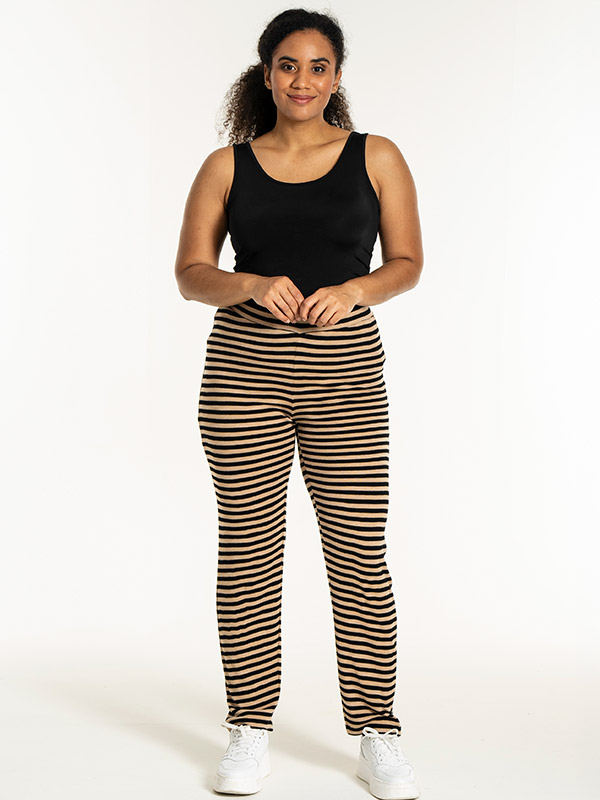 RIB - Plus Size Broek fra Sandgaard