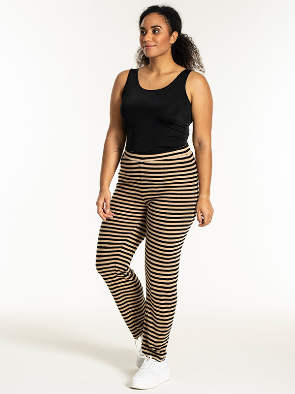 RIB - Plus Size Broek fra Sandgaard