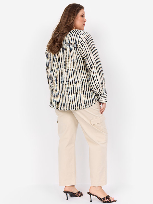 WA-VARINKA - Plus Size Blouse fra Wasabi Concept
