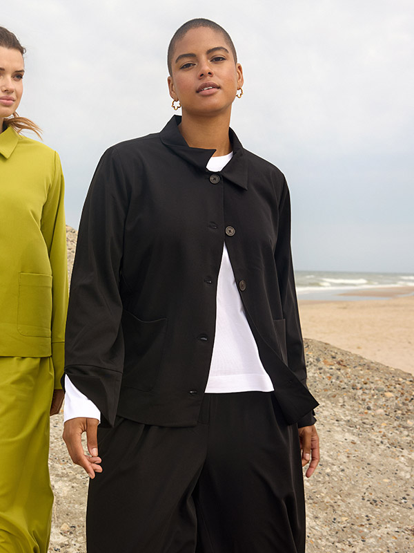 WA-SALLY - Plus Size Jas fra Wasabi Concept